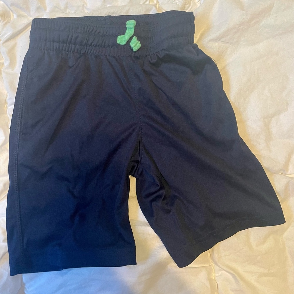 Cat and Jack navy athletic shorts with pockets 5t boys